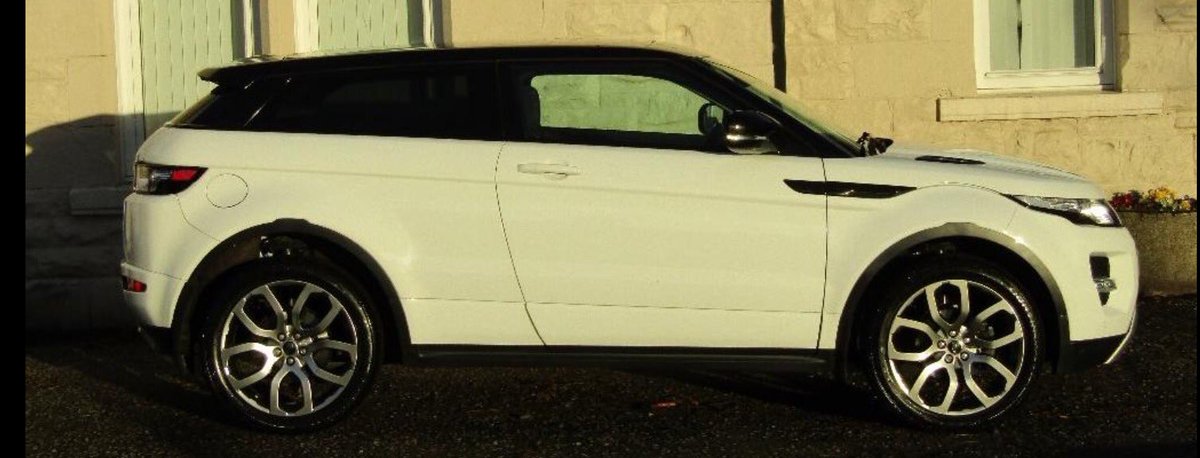 Expresswaycars's tweet photo. NEW STOCK 
#rangerover evoque 13/63
3dr 17,000mls with FLRH, pan roof, sat nav, ref cam, leather, 20"alloys+ much more £27,950 https://t.co/xpZTCfDZPL