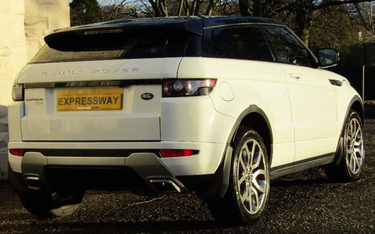 Expresswaycars's tweet photo. NEW STOCK 
#rangerover evoque 13/63
3dr 17,000mls with FLRH, pan roof, sat nav, ref cam, leather, 20"alloys+ much more £27,950 https://t.co/xpZTCfDZPL