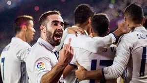 orgullobiri's tweet photo. Los del Real Madrid enseñándonos educación... https://t.co/1UZNFQsWk3