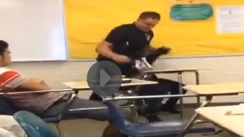 blackvoices's tweet image. Officer involved in #AssaultAtSpringValleyHigh won&apos;t face federal charges huff.to/2jgUDxy