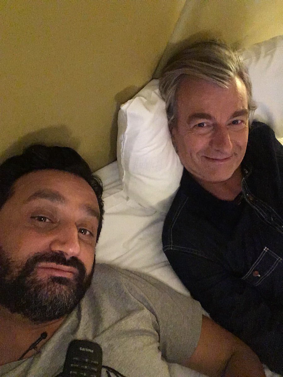 Cyrilhanouna's tweet photo. On est bien mes cheris!!!!❤️❤️❤️😂😂😂❤️ https://t.co/V1JH0Tr83y