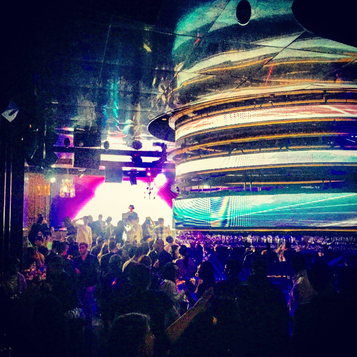 DJAmadeus's tweet photo. About last night! @wguangzhou ๐๐ค๐๐พ๐ฏ#djamadeus #feibar #guangzhou #china #wguangzhou #asiawinter2017tour https://t.co/GfavZWco6H
