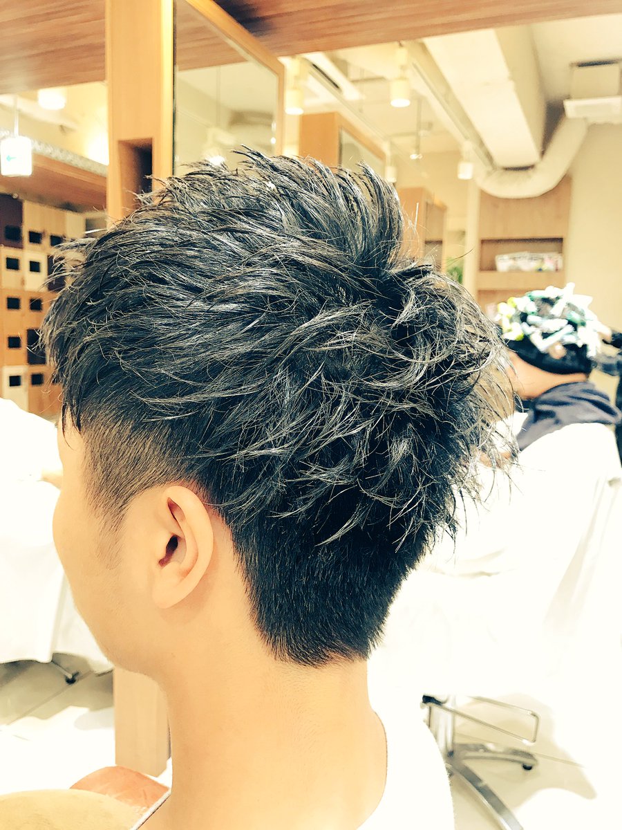 yuukishigeta's tweet photo. パーマカットで予約したのに 
夏仕様の髪型なった。わら https://t.co/MkLj9QI7uJ