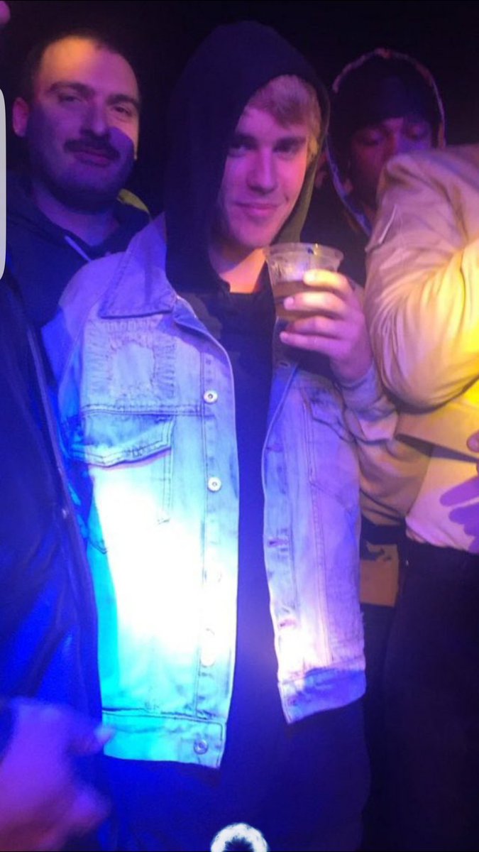 ShotsArmyUK's tweet photo. Love to see these 2 together. Puts a smile on my face to now that they are both in good company ๐๐ #JustinANDJohnny https://t.co/KA5h9jzBQs