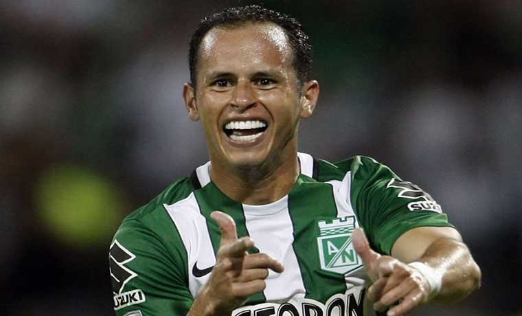 Seguidores del Atlético Nacional despidieron al "Lobo" Guerra bit.ly/2ilP6H3