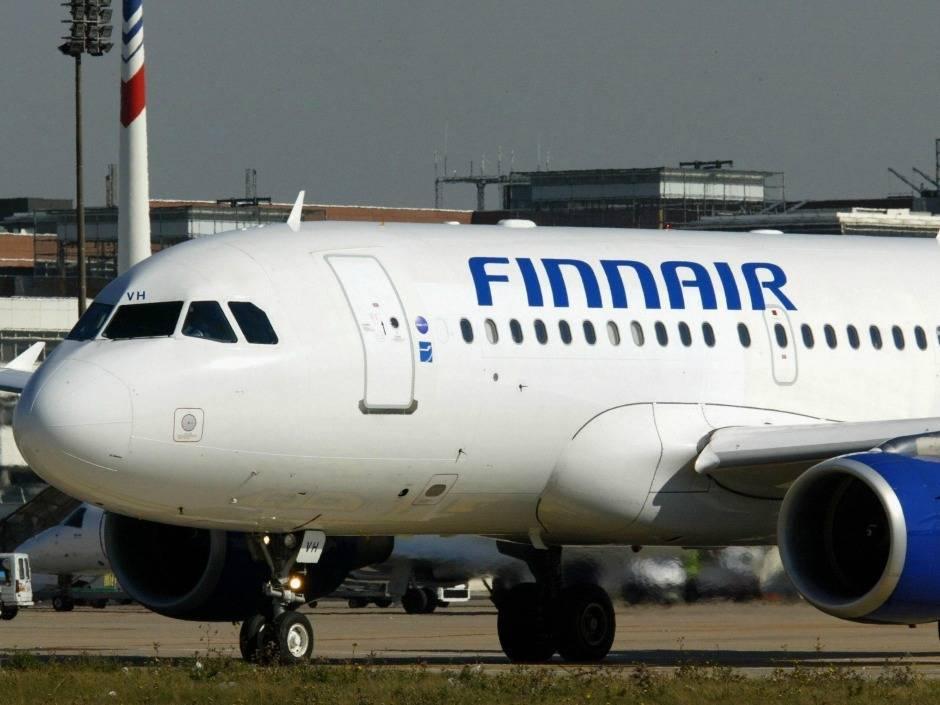TheWindsorStar's tweet photo. Flight 666 (a 13-year-old plane) takes off at 13 o’clock on Friday the 13th for HEL — and everyone lives https://t.co/8XjHTLPJTY https://t.co/DNubwQJVzh