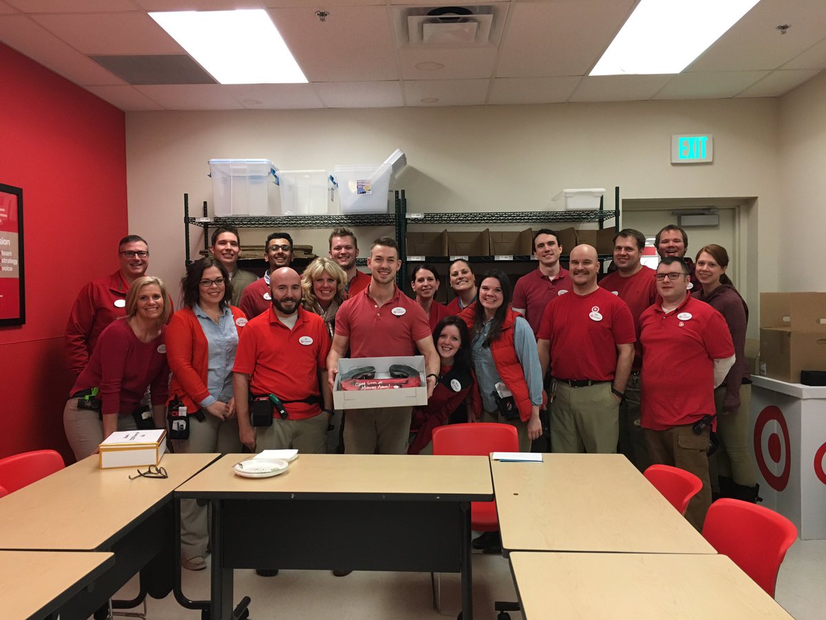 etl_karen's tweet image. Congrats to ETL Adam for an amazing 2 years at #T2406 👍👍 Best of luck at Midway! You'll be greatly missed! 
#twitterlessadampogue