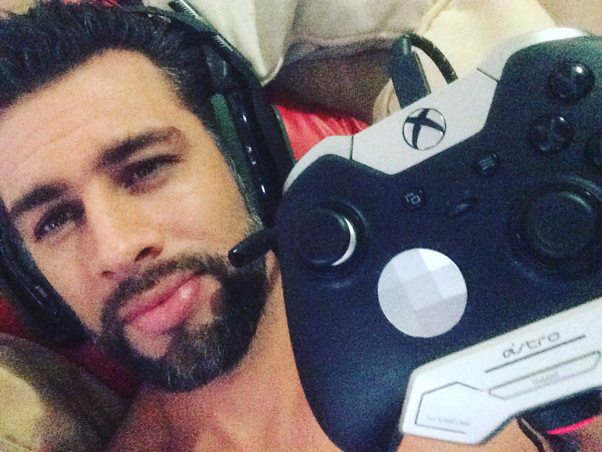 CHRISDELACAMPA's tweet photo. Cuando me dicen: "Juiguis dimisiadi Xbix"
#ThatSetUpTho!
@Xbox @survivetheark @RocketLeague @GearsofWar https://t.co/1g4CjCYgFG