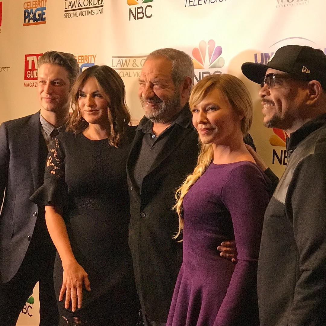 Eighteen years of kicking ass and taking names. #SVU
📷: <a href="/TVGuideMagazine/">TV Guide Magazine</a>