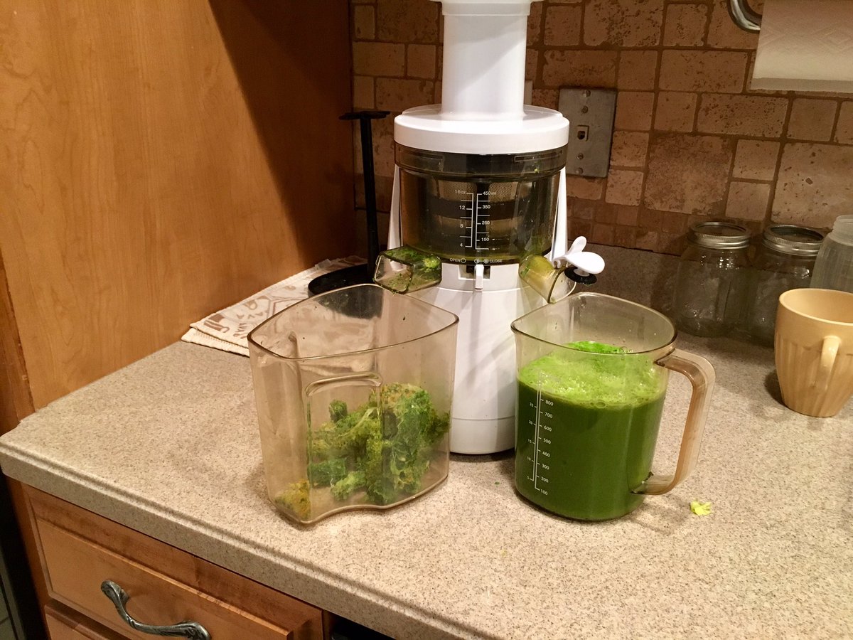 MFStaley's tweet photo. The tool that could save lives through nutrition a slow a slow pressed juicer @chiefdavecline @FirefighterFFit @jimmoss911 @FullyRaw https://t.co/E8f3feB33w
