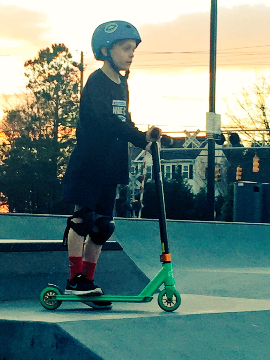 WillSeel's tweet photo. Sporting his brand new helmet, in NC, from AZ Grind. #azgrind #AZG @fuzion #fuzion https://t.co/ydiVkVRJuo