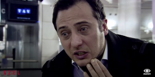 NovelaEzel's tweet photo. O Cengiz não aguentou ouvir umas verdades! Errou rude! #Ezel https://t.co/Kt0oxFxo96