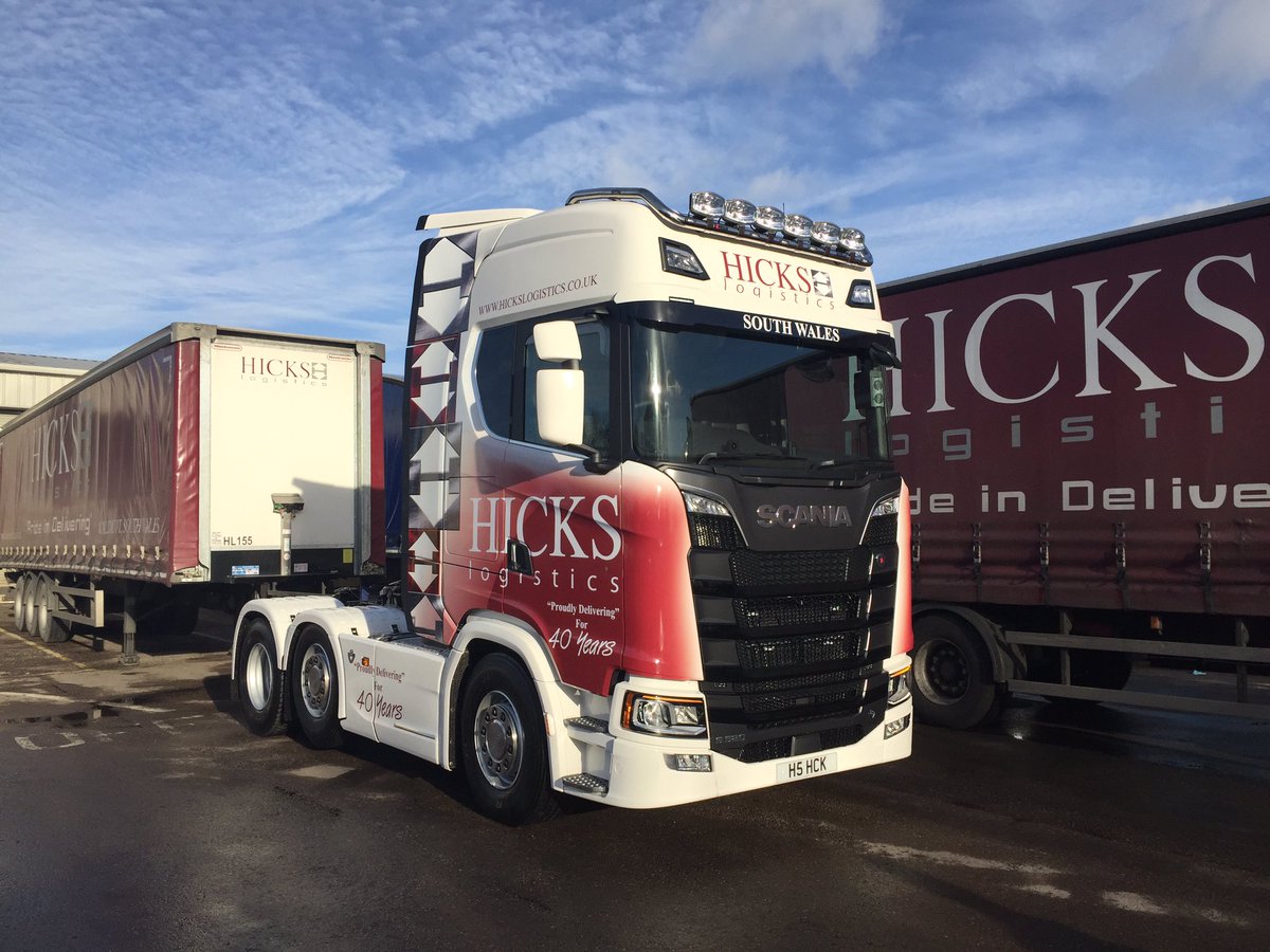keltruck's tweet photo. #HicksLogistics celebrate 40 years with stunning #NextGenScania S520 #V8 @hickslogistics @ScaniaUK @ScaniaGroup #Scania #ScaniaV8 #Caldicot https://t.co/jfhUR7BpMa