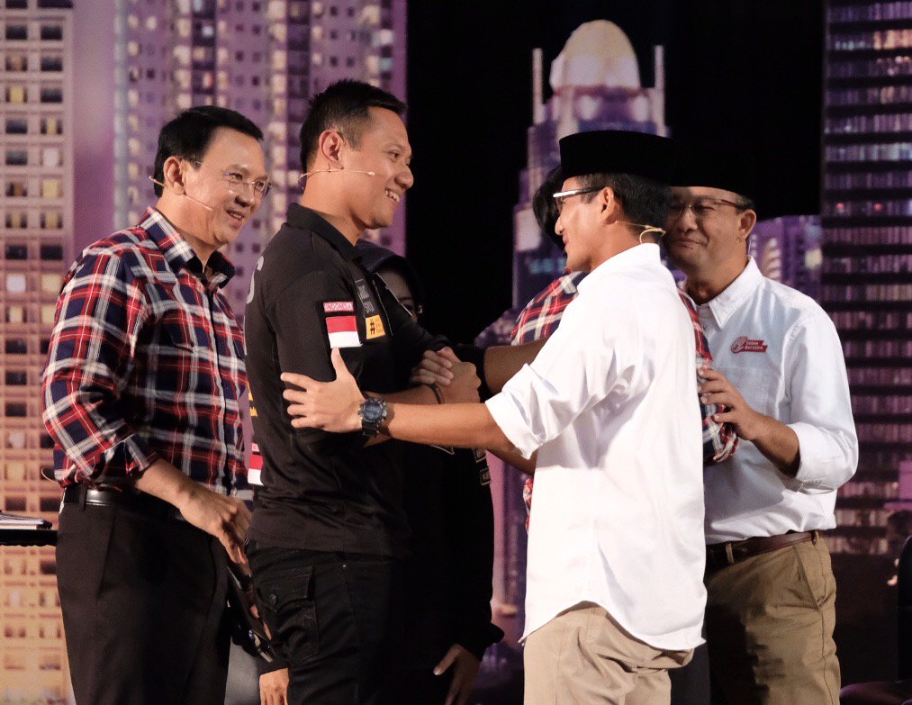 rindu hangatnya Indonesia

dipimpin akhlaq mulia menjadi teladan untuk warganya
<a href="/AgusYudhoyono/">Agus Harimurti Yudhoyono (AHY)</a> <a href="/basuki_btp/">Basuki T Purnama</a> <a href="/aniesbaswedan/">Anies Rasyid Baswedan</a> #Debat1PilkadaDKI