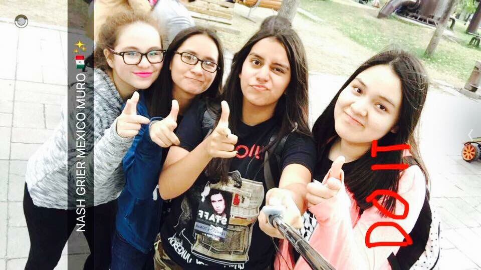 tobar_fer's tweet photo. @Nashgrier i have this friends/family because of you! &amp; I'm really thankful for that! Thank U! #SelfieForNash #NGMM https://t.co/MR0Q7vgG0f