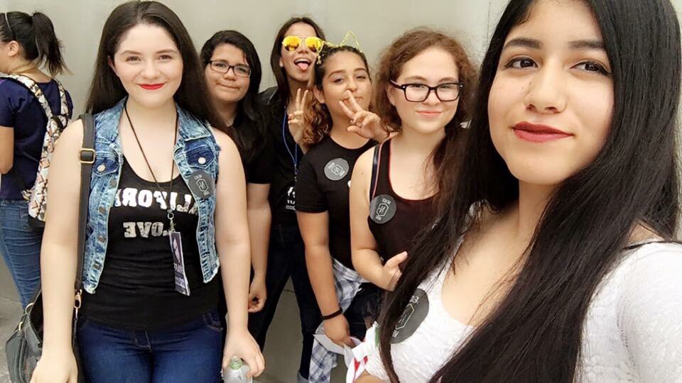 tobar_fer's tweet photo. @Nashgrier i have this friends/family because of you! &amp; I'm really thankful for that! Thank U! #SelfieForNash #NGMM https://t.co/MR0Q7vgG0f