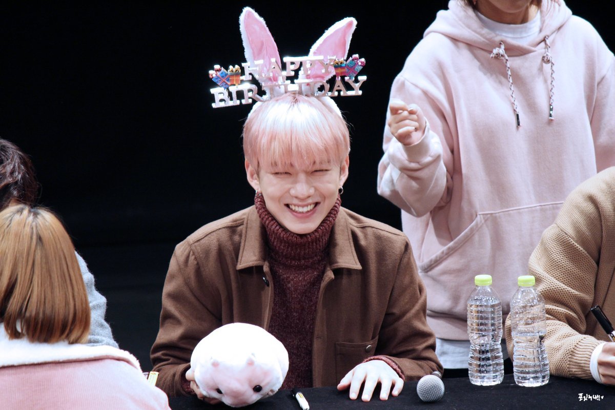 mnstxarchive's tweet photo. 161113 ϟ 포잇누나 https://t.co/mEs8JF3Glb