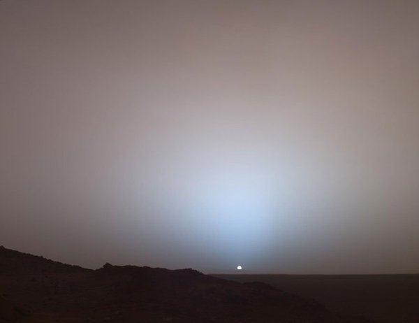RJSzczerba's tweet photo. Have a good night!  Sunset on Mars. https://t.co/2ot4CbgK97