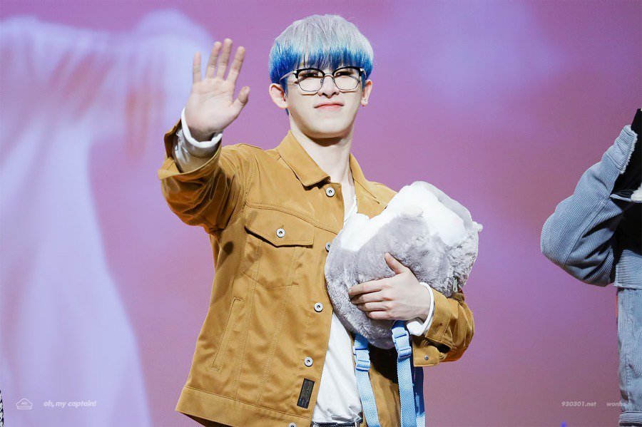 mnstxarchive's tweet photo. 161120 ϟ OH! MY 캡틴♡ https://t.co/5J8fTJdnlD