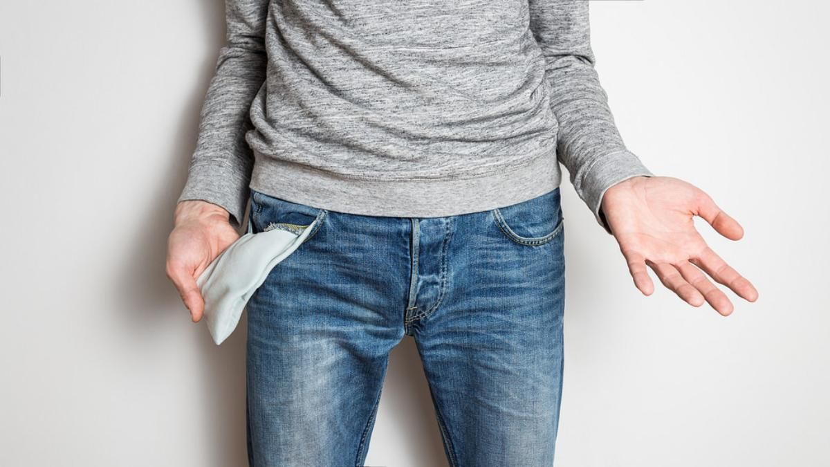 BitofSatire's tweet photo. This article confirms my suspicion that millennials aren't called so for the amount of money in their pockets. https://t.co/2PcIDZtFBi https://t.co/uIO5N7AhtS