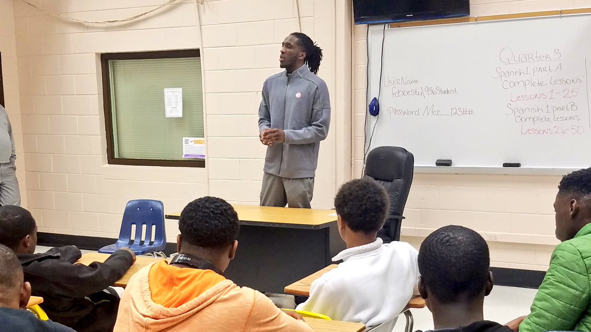 Yesterday @taureanprince and @mikescott visited McClarin HS to speak with students for National Mentoring Month! https://t.co/bp8PPws5Wj