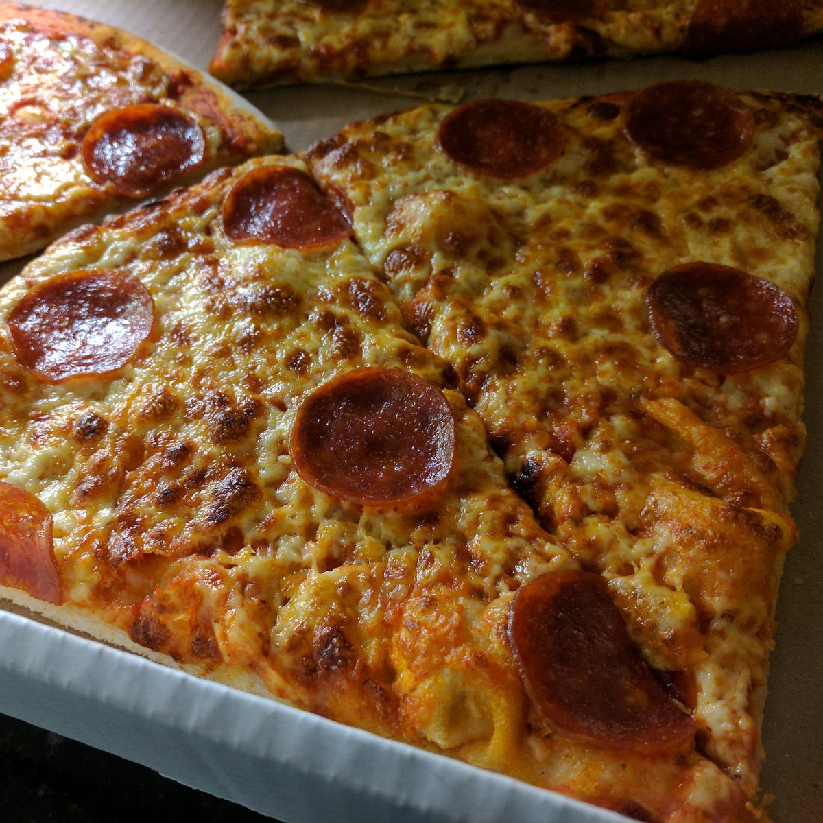 mommabraga's tweet photo. Tonight's #dinner is #pizza from @SaucyKytchen 😋 #motherhood #momblogger #food #yummy #Mississauga #amusttry #momlife #nocookingfriday 😉 https://t.co/H2ksgQw8eT