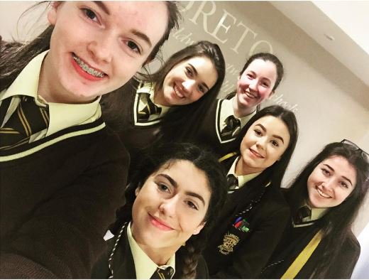 GoBankLoreto's tweet photo. Meet the team🎀 #GoBank #GoHelpGoSaveGoDream 💕 https://t.co/uEadTkrUc4