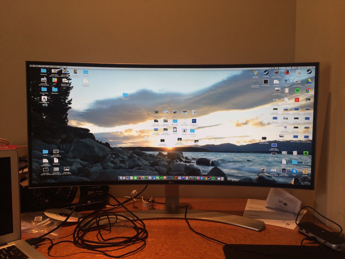 ItsAegos's tweet photo. My new LG 34UC98 ultrawide monitor <3 https://t.co/RsgCd0CqTC