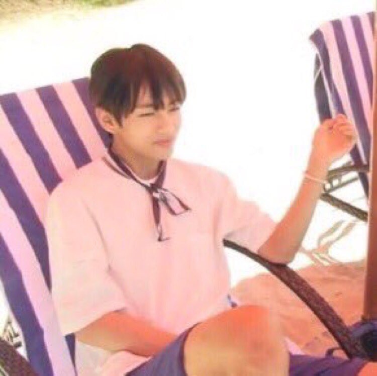 secretrose92's tweet photo. #WTFbangtanisoverparty when I first saw the hashtag vs after. https://t.co/NE6cvnotLc