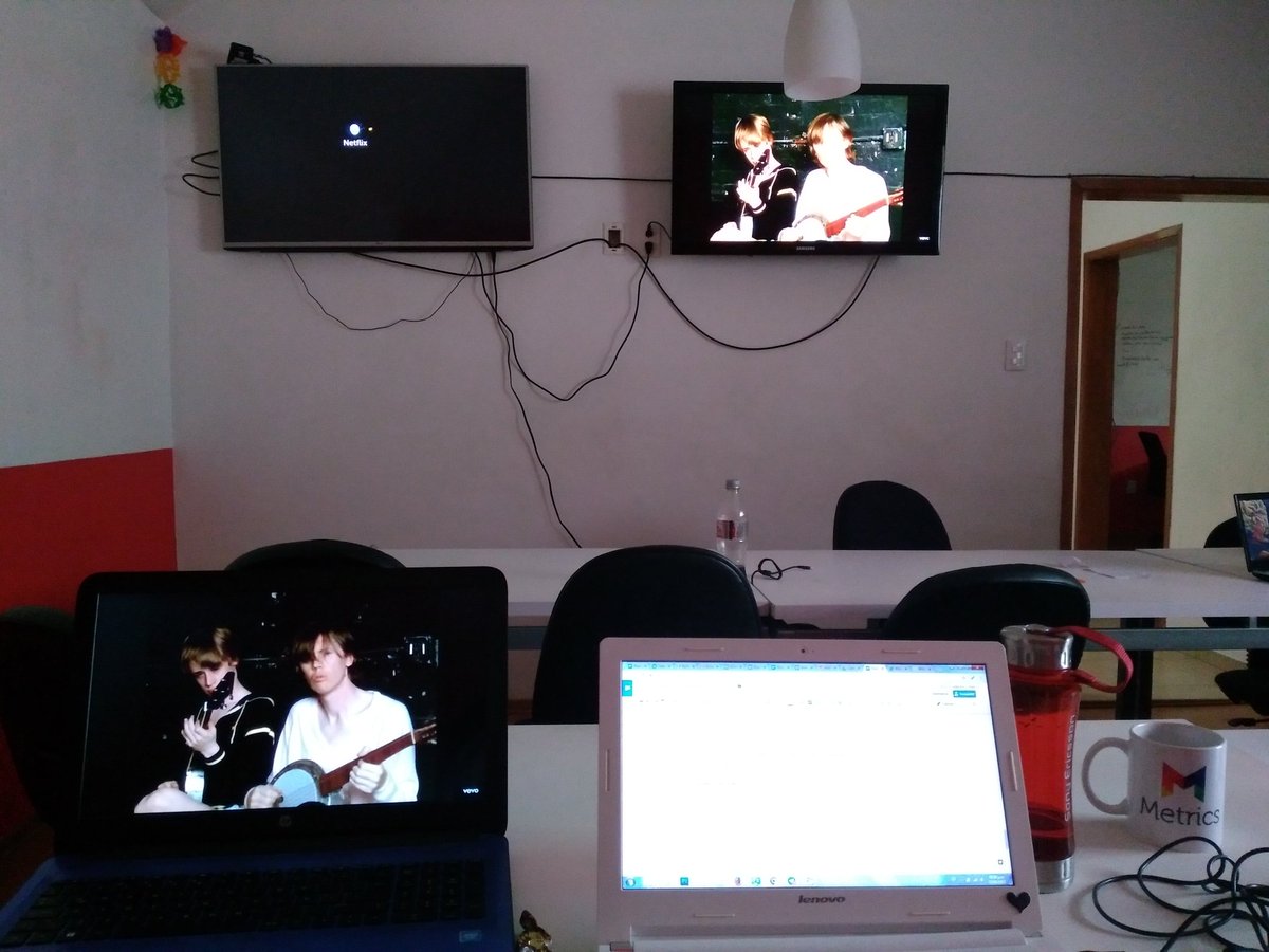 MODERNIQUI tweet media