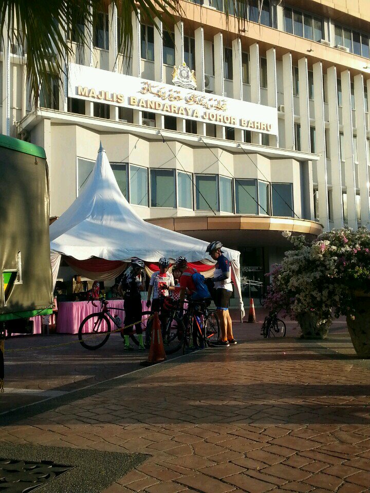 shasshadanial's tweet photo. #JBWakeUp (@ Majlis Bandaraya Johor Bahru in Johor Bahru, Johor) https://t.co/2pFnaNJAL3 https://t.co/3yKGX6lOpq