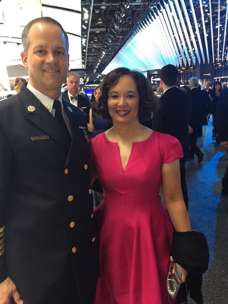 georgeakovanis's tweet photo. This guy is a fire chief. He says the crowd here is pretty hot. @freep #naias #carprom #Autoprom https://t.co/kI7hp6Ha1y
