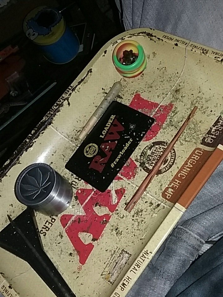 Jackson420Cook's tweet photo. Tray status.
#RawLoader #Stoner #HighSociety https://t.co/4McGxqLpiU