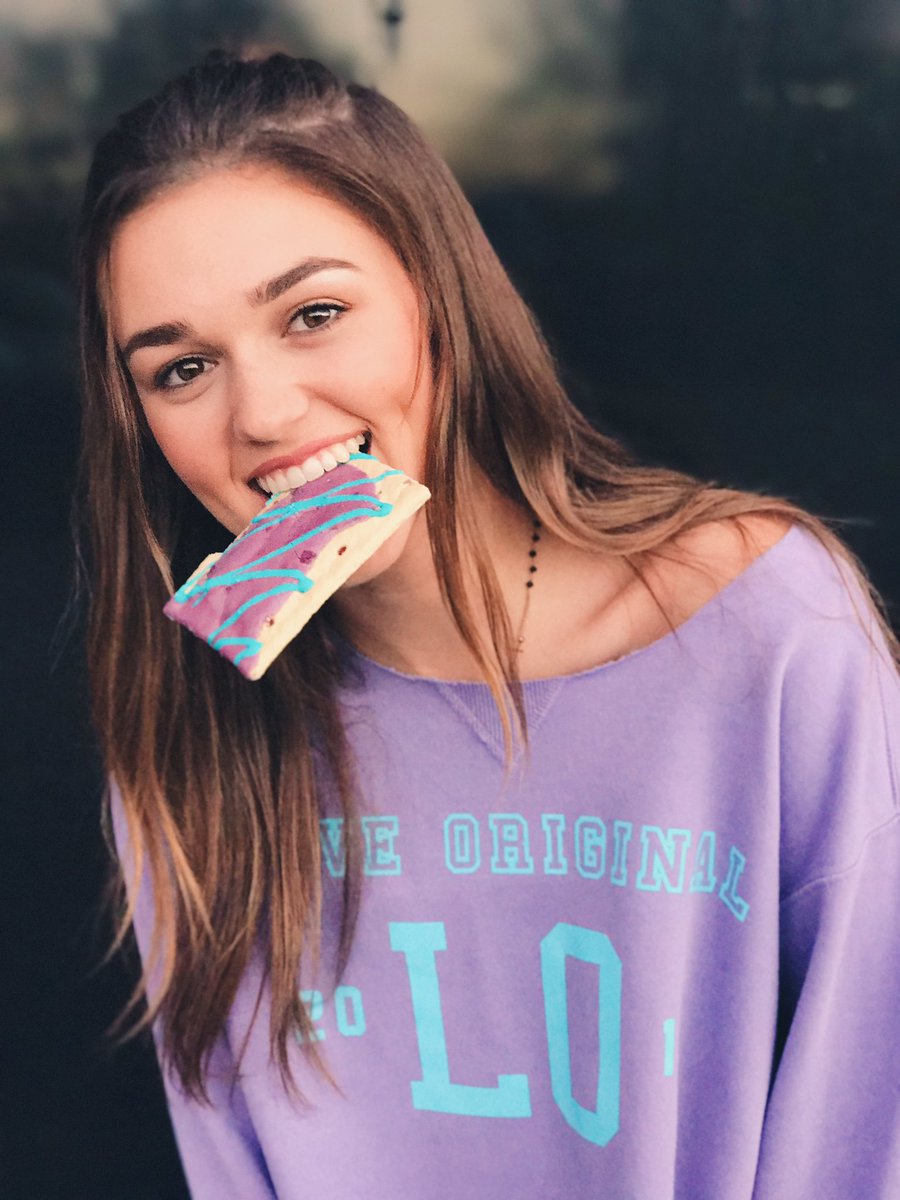 sadierob's tweet photo. pop-tarts are my inspiration for my clothing choices lol https://t.co/Cn9xmaHdp1