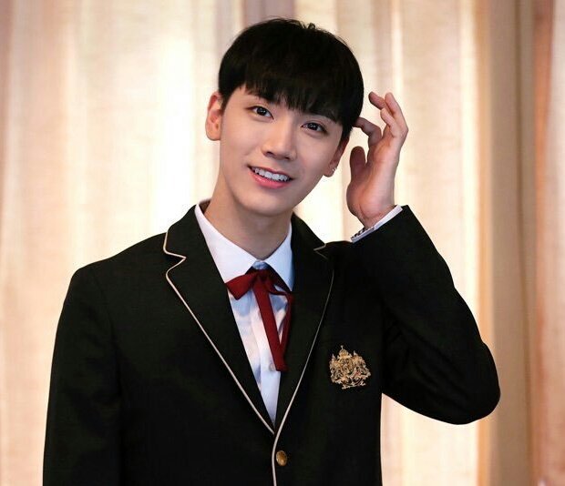 kmsjonghyun's tweet image. you are my happiness.