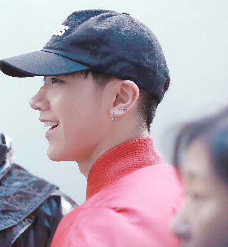 kmsjonghyun's tweet image. you are my happiness.