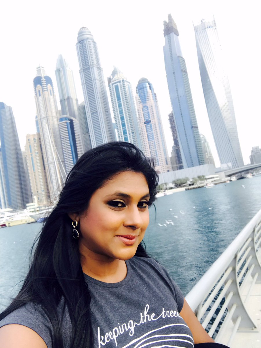 puvissha_offl's tweet photo. At #Dubai #BurjKhalifa #Marina #Jumeirah @puvishafc https://t.co/RGBko6yGaU