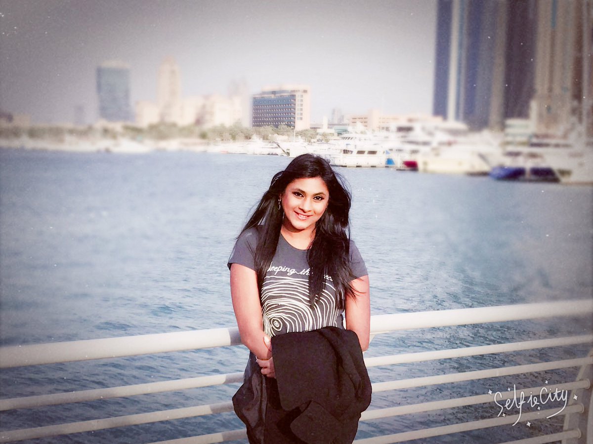 puvissha_offl's tweet photo. At #Dubai #BurjKhalifa #Marina #Jumeirah @puvishafc https://t.co/RGBko6yGaU
