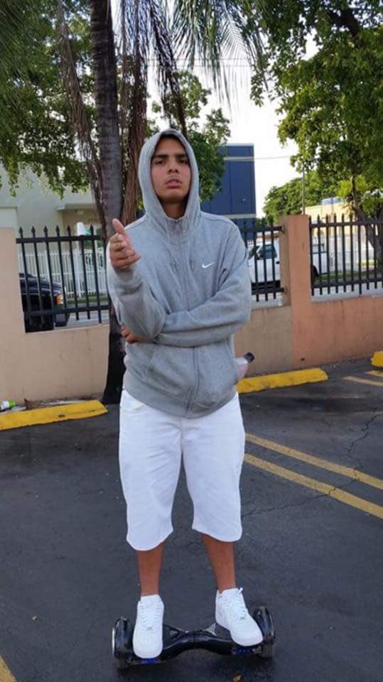 s0ulamazingg___'s tweet photo. Oh sweet Damian, today would've been your 17th birthday ๐๐ I swear I fuckin miss you man #StopGunViolence #RIPDamian https://t.co/bpDClnG1yR