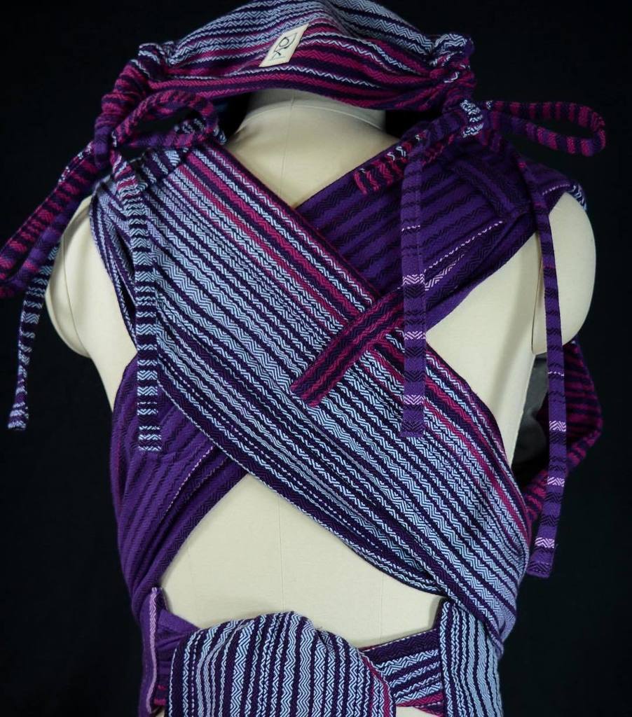 JenObimama's tweet photo. Girasol Midnight Snack- backside. .
.
.
#beidai #mehdai #wcmd #wcbd #handmade #madeinusa #babywearing #babywear #we… https://t.co/wA2pgB1wzd