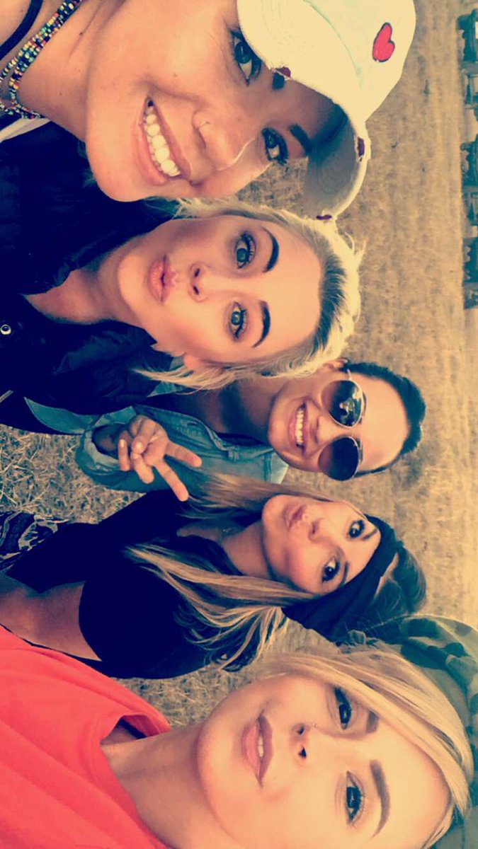 portallovato's tweet photo. [FOTOS] Turismo na reserva Maasai Mara no Quênia (13/01) +05 https://t.co/reKwDc8gXB https://t.co/tBLttWeMVO