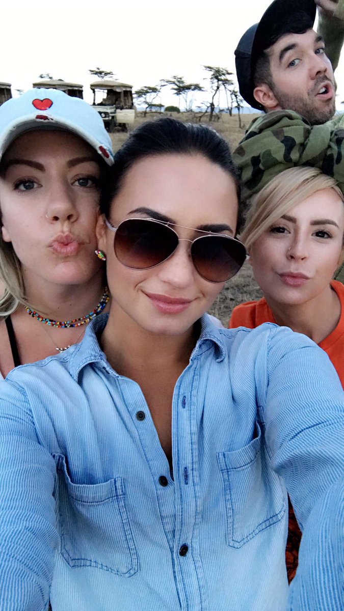 portallovato's tweet photo. [FOTOS] Turismo na reserva Maasai Mara no Quênia (13/01) +05 https://t.co/reKwDc8gXB https://t.co/tBLttWeMVO
