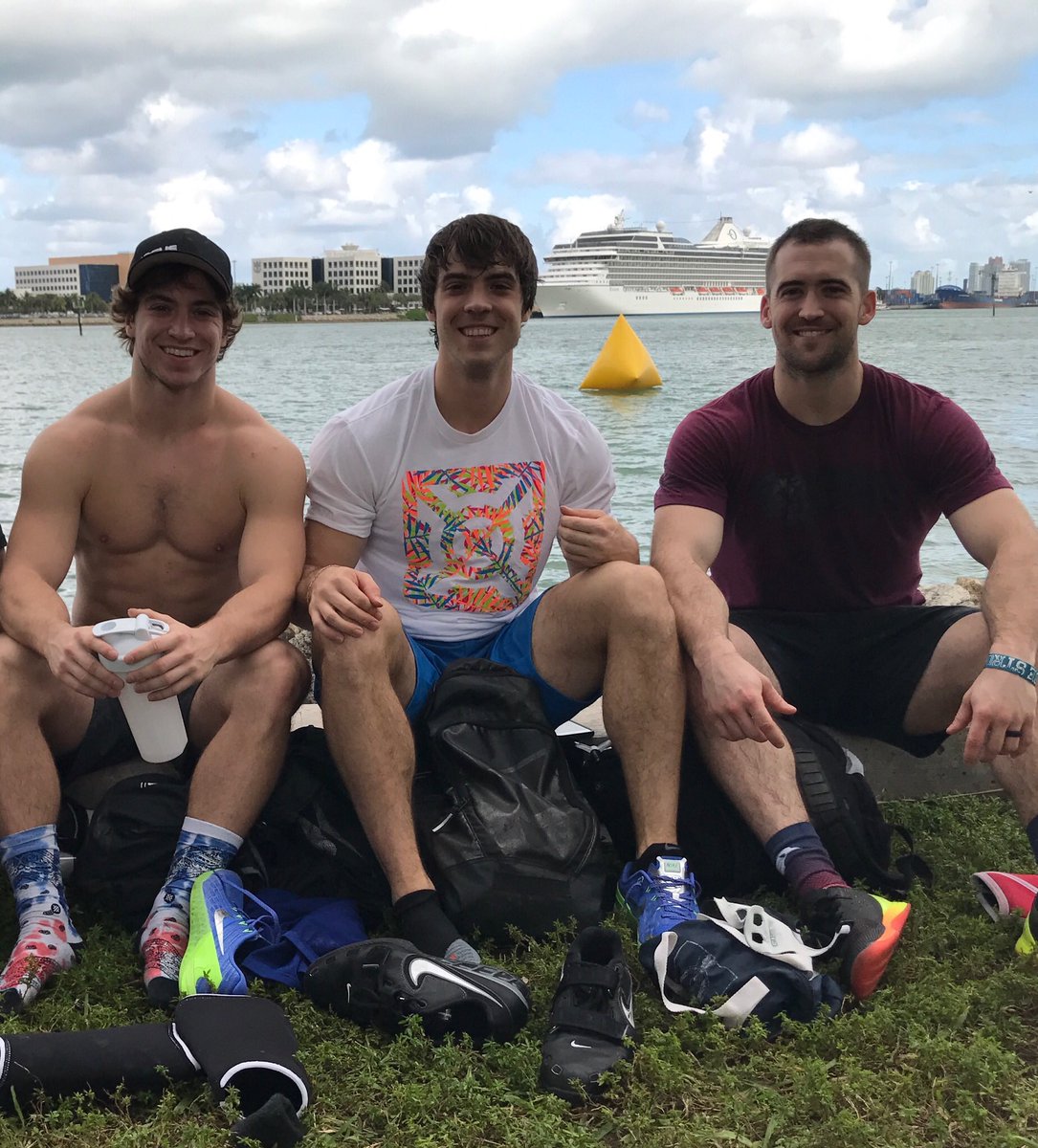 Ben_Smith13's tweet photo. Smith Bros after day 1 @thewodapalooza! #KryptonStrong #CrossFit @PROGENEX https://t.co/14ekrOHHmX