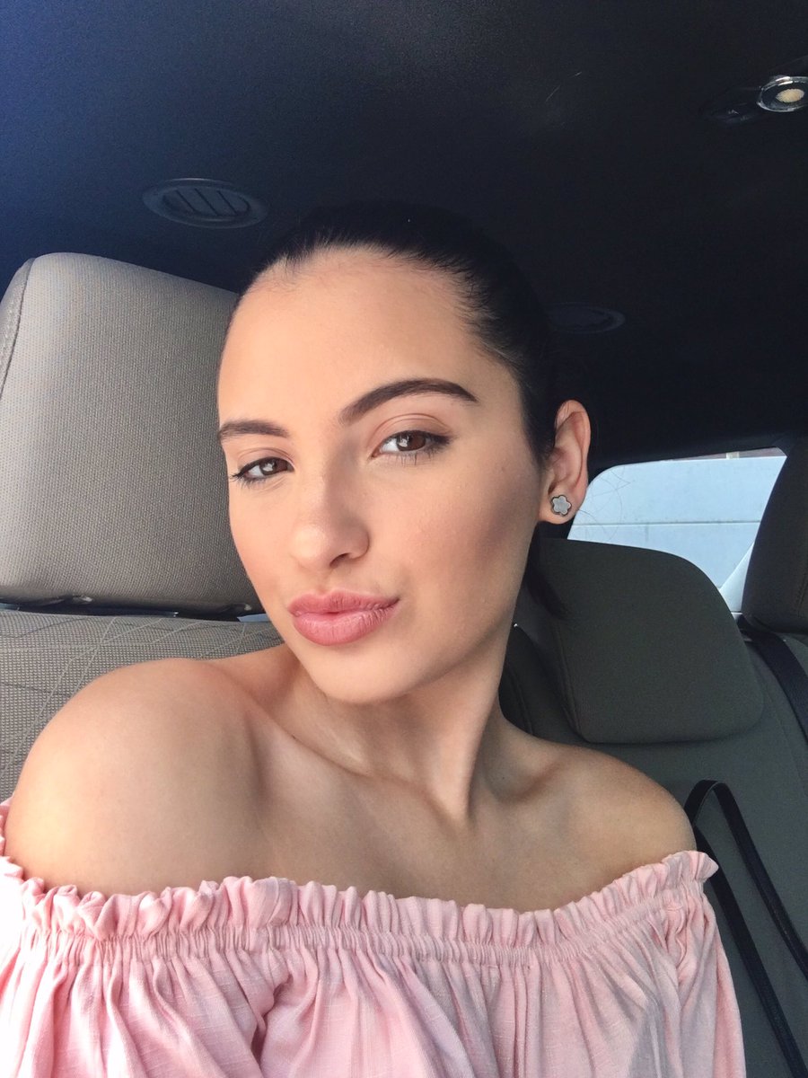 cynthyondeck tweet picture