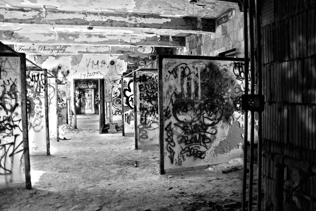 Decay_Devils's tweet photo. Afraid to walk...and scared to Run...I've been...
Stuck behind that door... -@Freemoney80  #abandonedplaces #urbexextreme #bwurbex #urbex https://t.co/wS8gp9YwkG