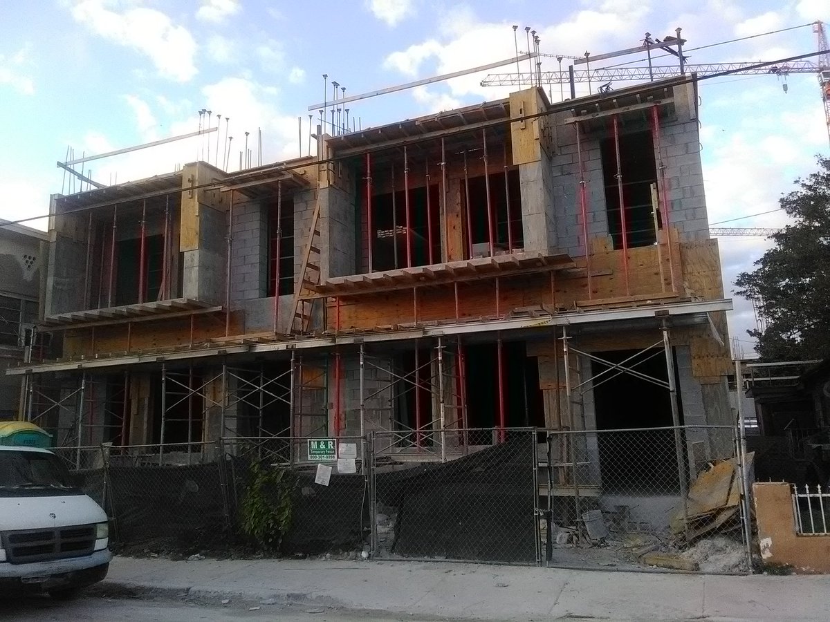 LeonforMiami's tweet photo. Beautiful project coming along in East #LittleHavana by @TecelaCompany. The future of our neighborhood is brighter. #ThoughtfulDevelopment https://t.co/ZxI7T20rZl