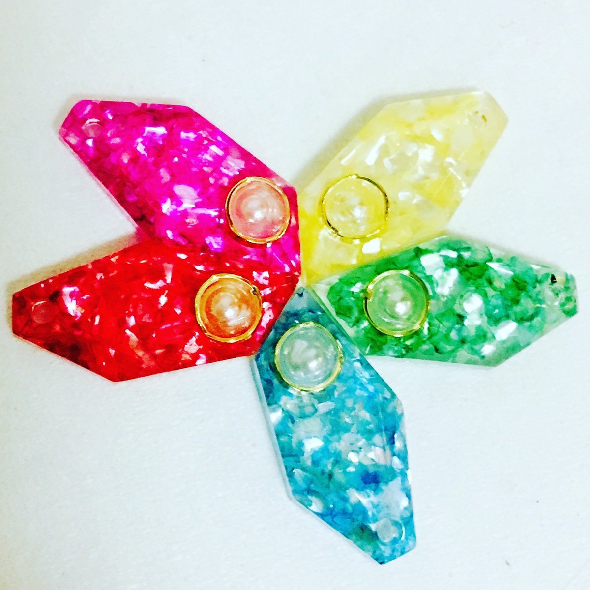 amakarakae's tweet photo. いよいよ本日Doll☆Elements
最後のLIVE!!
みんなから貰った靴履いてZEPPへ。
全力で見守りたいと思います!!
是非、LASTLIVE お越し下さい!! https://t.co/MK84TGrJbu