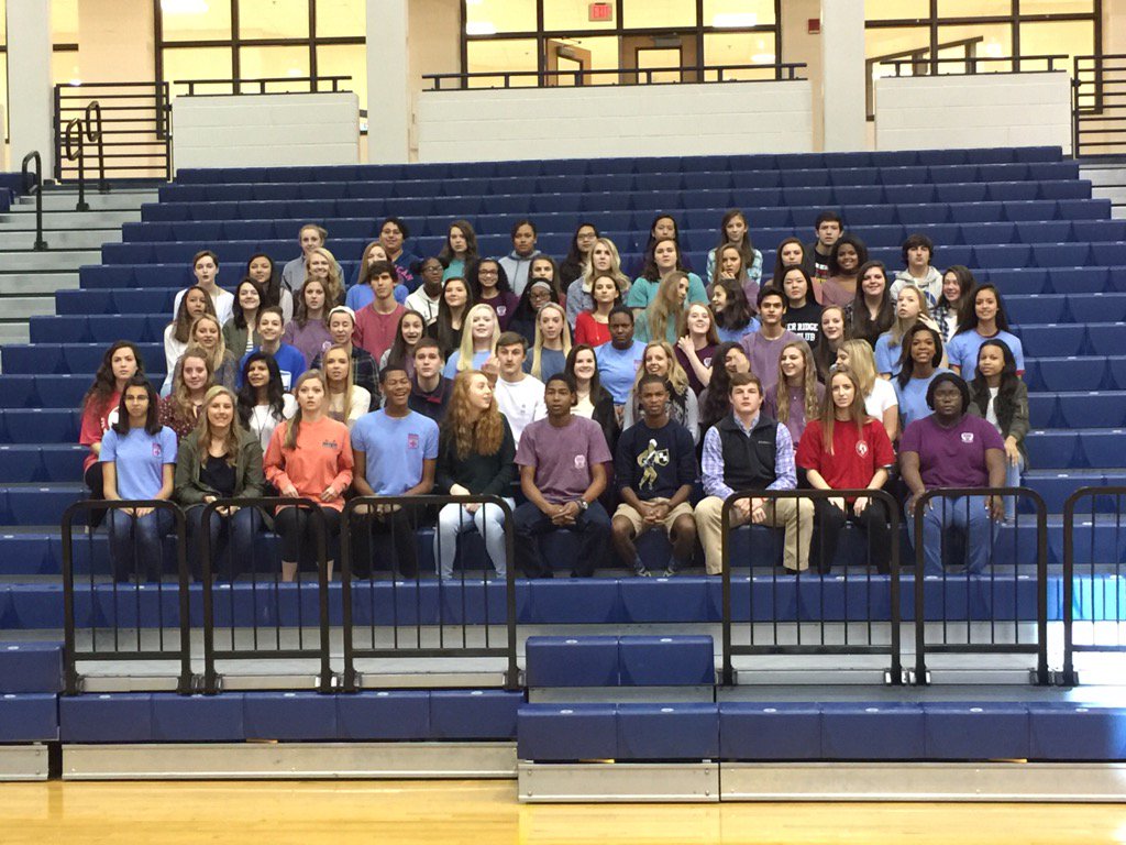 MrBLeadersQuest's tweet photo. Big/Little Mentors 2016-17 https://t.co/lPbpHi19IV