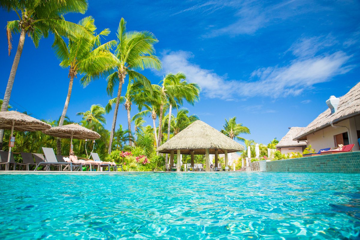 Vahavu adult pool awaits for you to return #cocktails #livelaughlove #enjoysunnyparadise #yourhomeawayfromhome