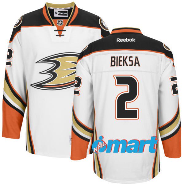 Inhl12's tweet photo. #KevinBieksa #Jersey
#RyanGarbutt #Jersey
#JohnGibson #Jersey
#Orange
#Fans
https://t.co/GYIzLyj6K6 https://t.co/9gDHbUBj8I